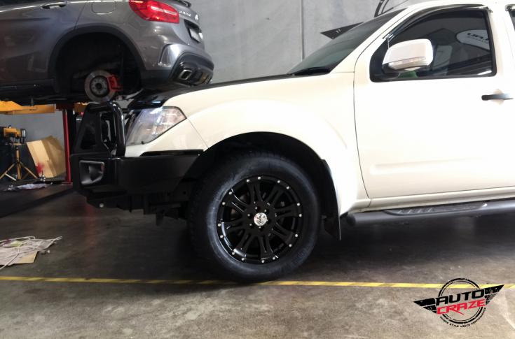 NISSAN NAVARA RAPTOR SATIN BLACK